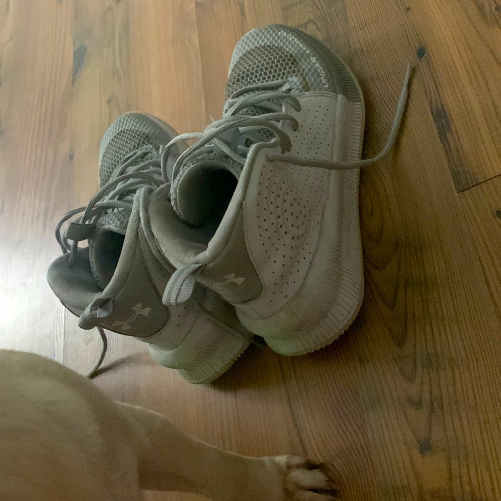 Under armor gray basketball shoes